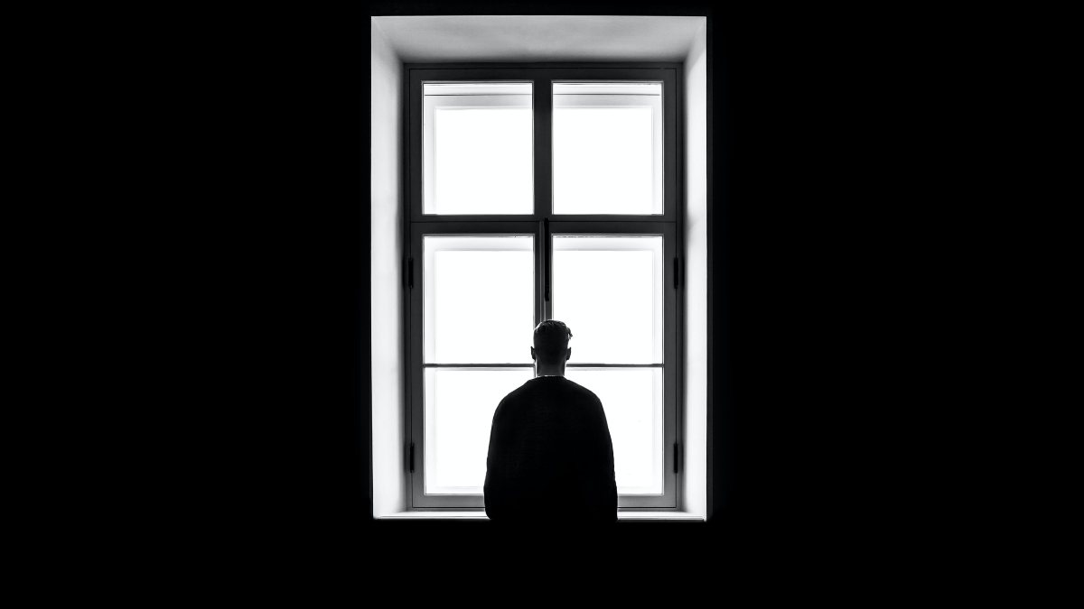 Llegar tarde a una persona