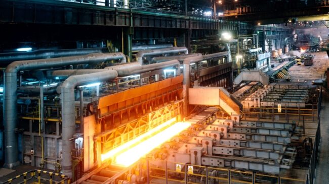 EE.UU. suspende por un año los aranceles al acero ucraniano para ayudar a la industria
