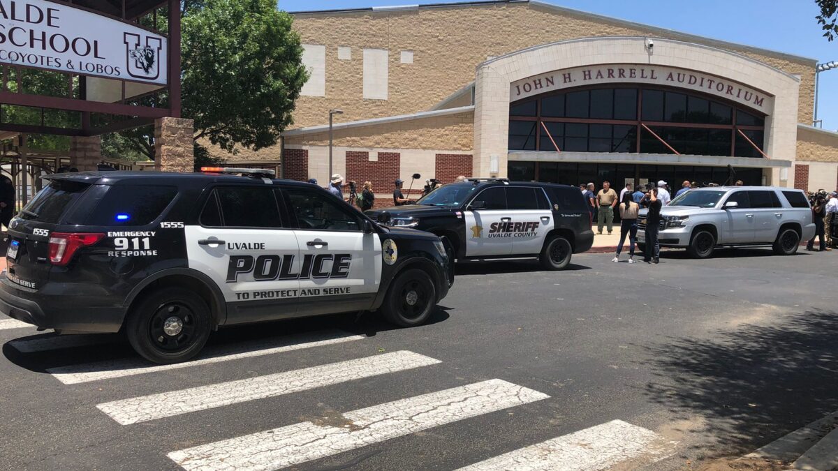 Arrestado un estudiante con dos rifles a las afueras de otro instituto en Texas