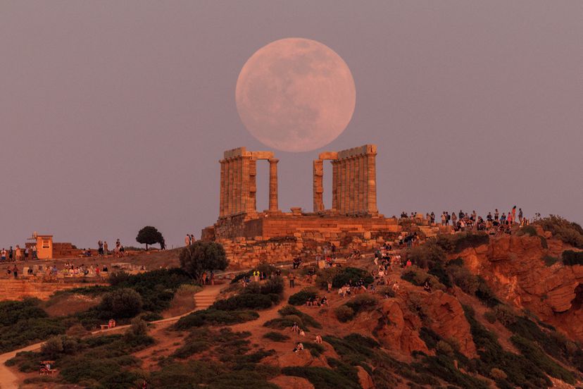 (FOTOGALERÍA) Así se ha visto la 'Luna de Sangre', el eclipse lunar más largo de las últimas décadas