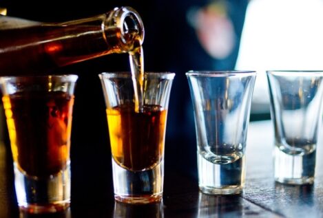 La OMS reclama una regulación «más eficaz» de la publicidad del alcohol
