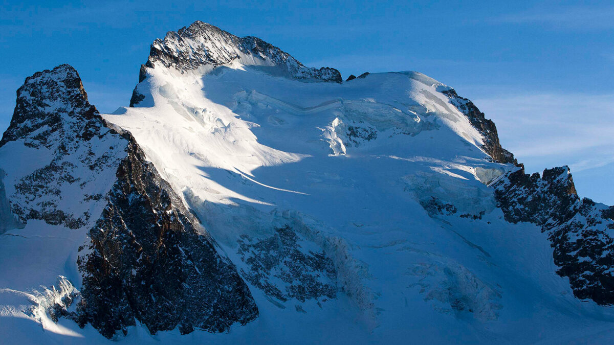 Un alpinista español y una francesa mueren en Suiza por un desprendimiento de hielo