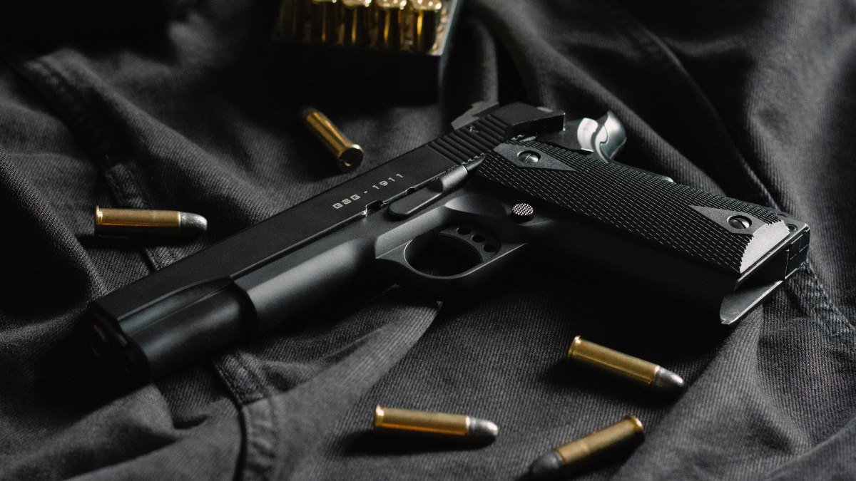 ¿Qué requisitos son necesarios para obtener un arma en Estados Unidos?