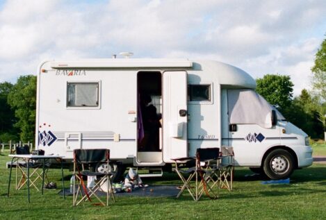 ¿Qué examen de la DGT hay que aprobar para poder conducir una autocaravana?