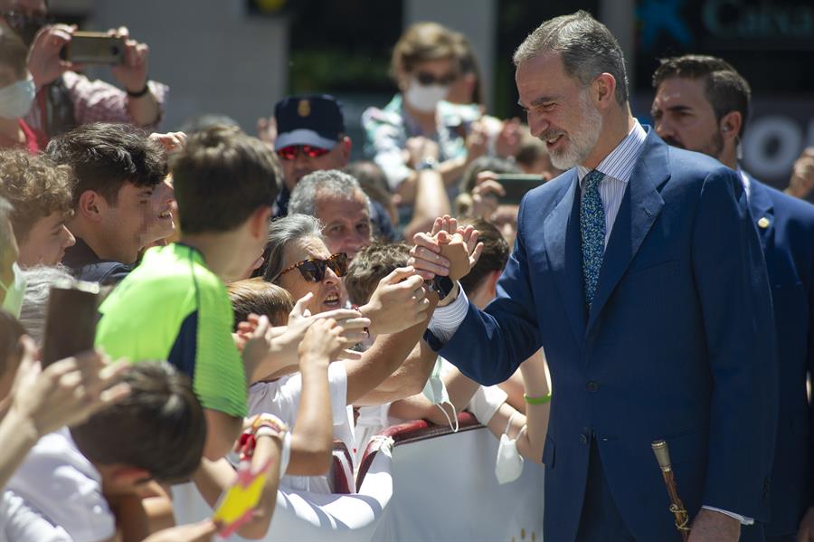 El Rey viaja hoy a Abu Dabi y la Casa Real asegura que no se verá con Juan Carlos