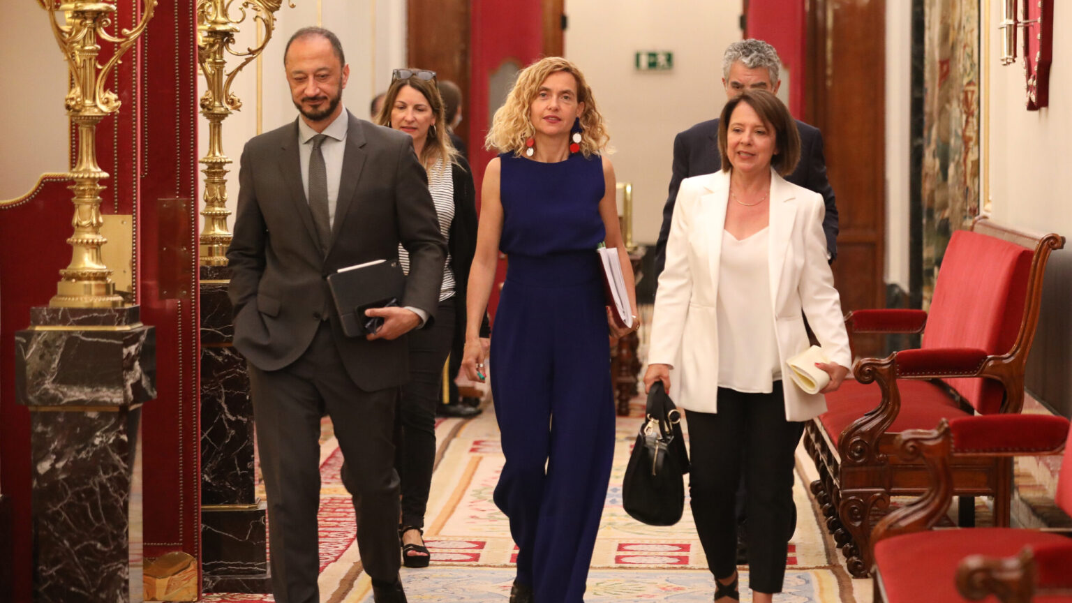 El PSOE y sus socios rechazan en el Congreso una ley del PP para vigilar la lengua en las aulas