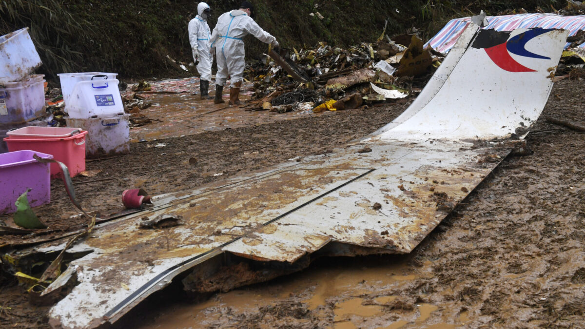 El accidente de avión en China con 132 muertos podría haber sido intencionado, según ‘The Wall Street Journal’