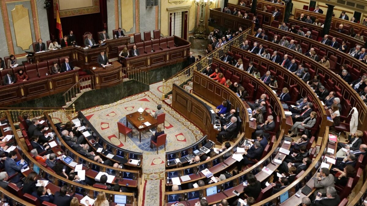 Más del 90% de los españoles piden reducir la crispación política, según el CIS