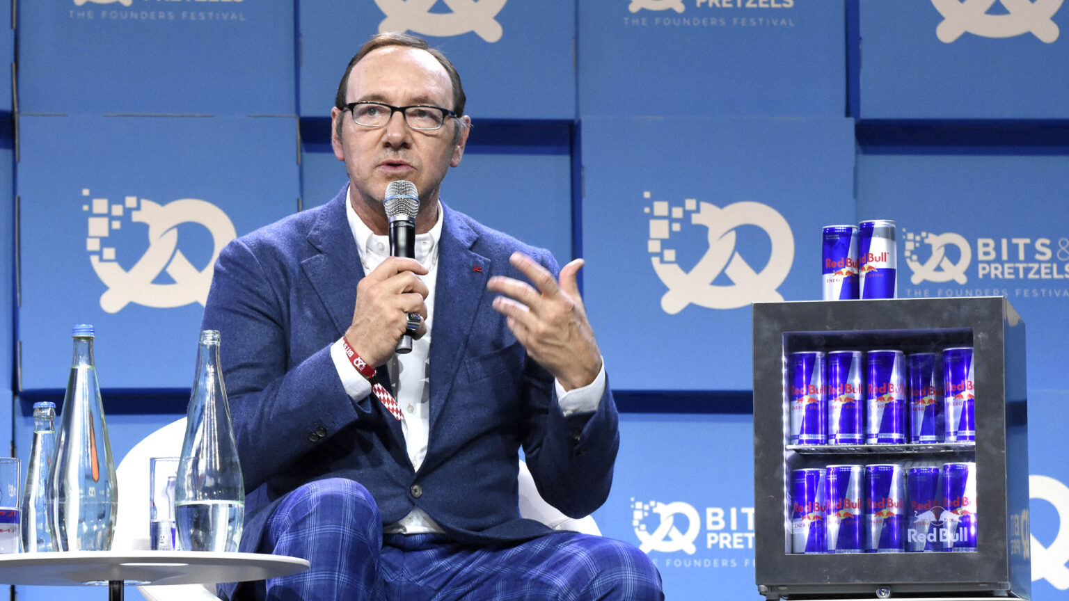 El actor Kevin Spacey, imputado en Reino Unido por agresión sexual a tres hombres