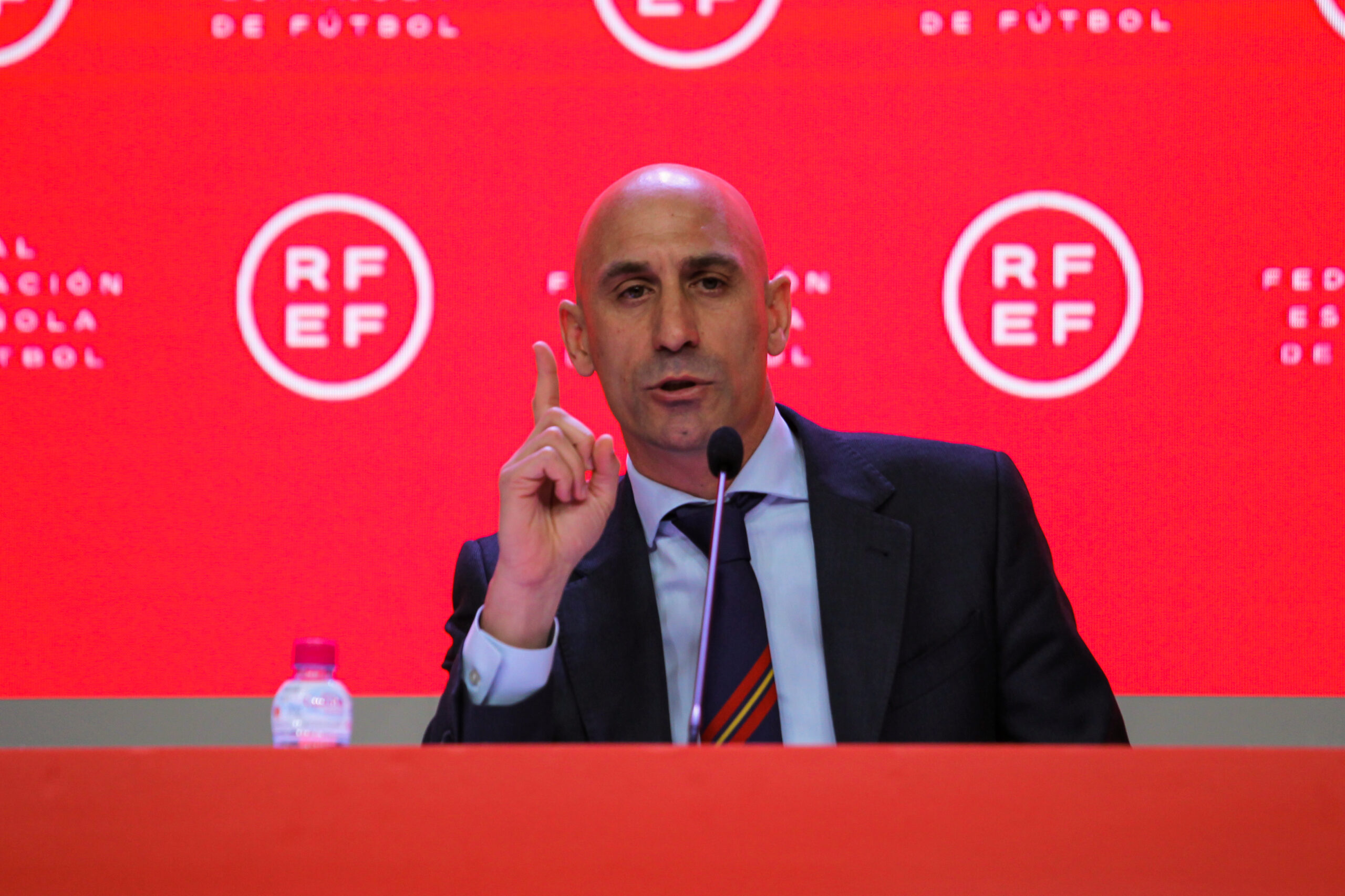 Anticorrupción investiga presuntas irregularidades en la gestión de Rubiales