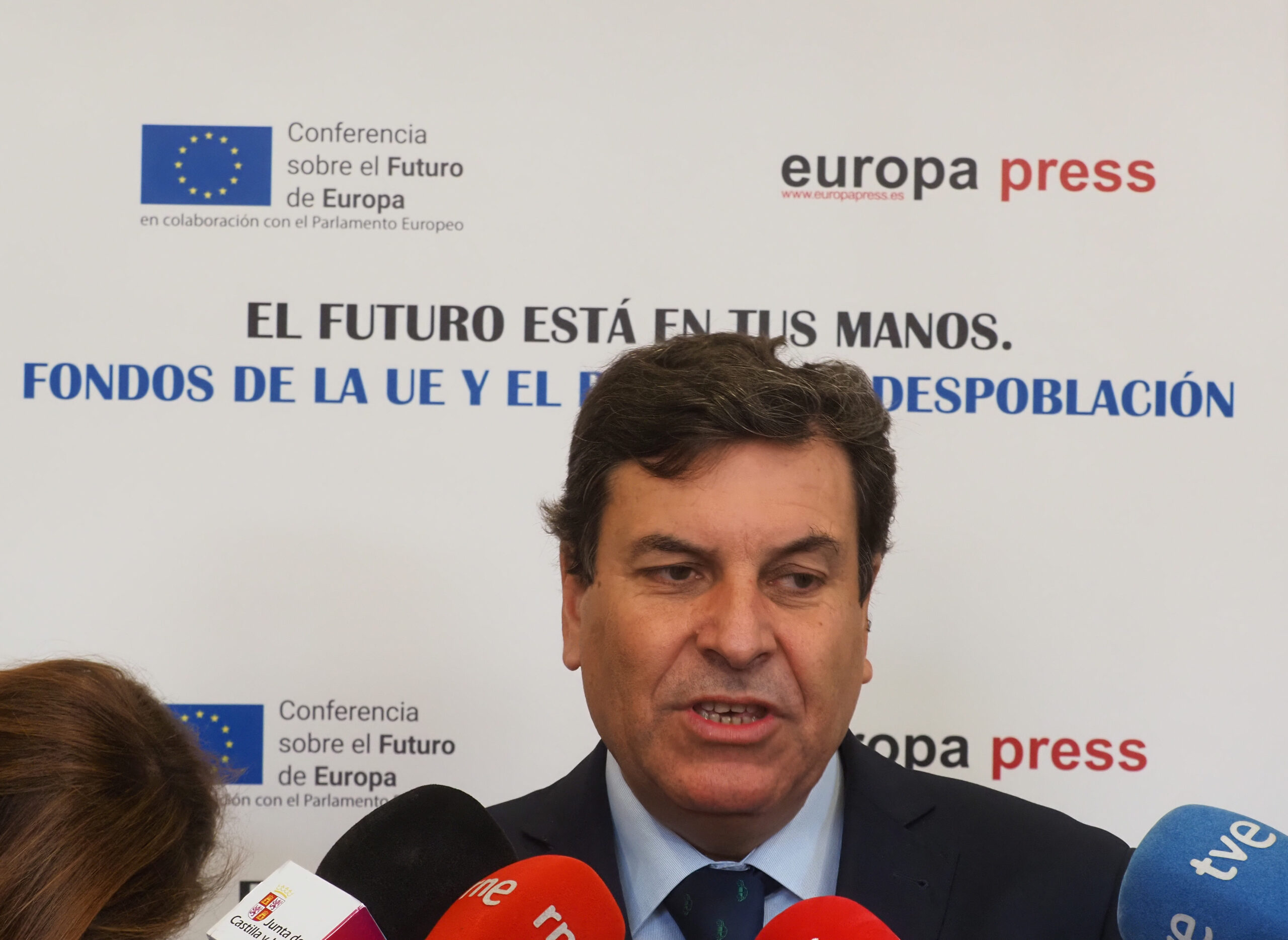 Carriedo traslada las «disculpas» de la Junta por las palabras de Gallardo