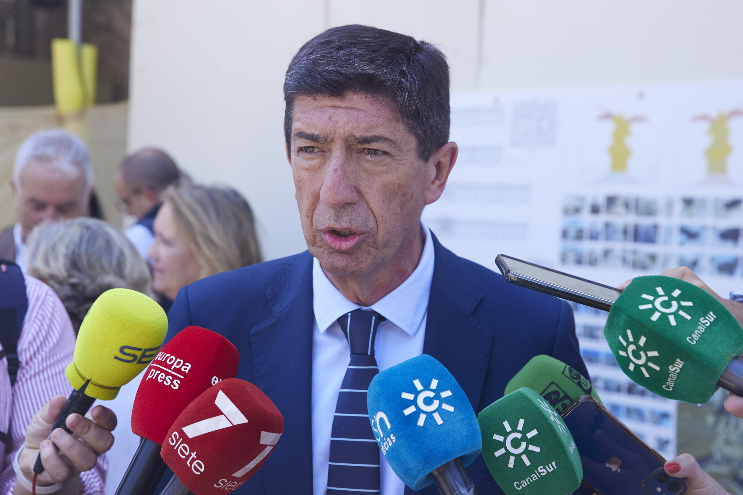 Marín dice que «los extremos nunca» van a contar con su voto
