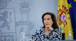 Robles, a favor de desclasificar los documentos del CNI
