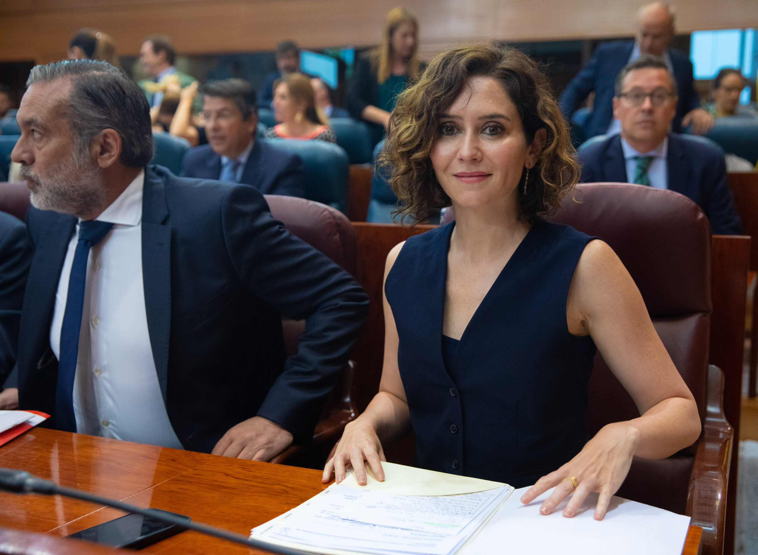 Ayuso defiende unas instituciones públicas fuertes