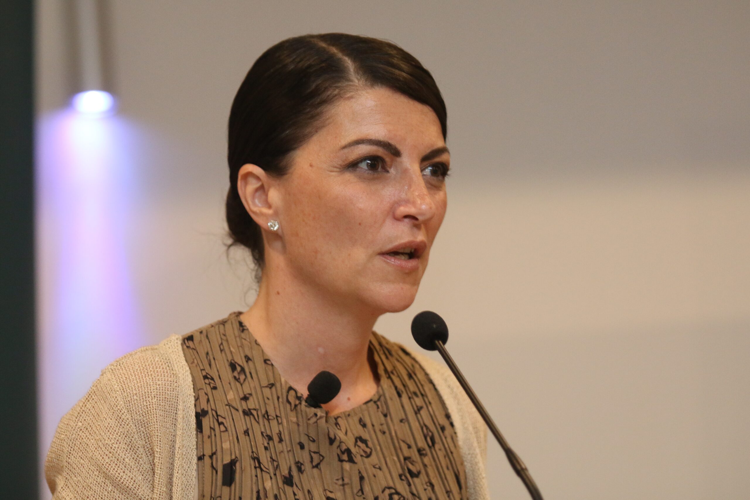 Olona se despide del Congreso como «Macarena de Salobreña»