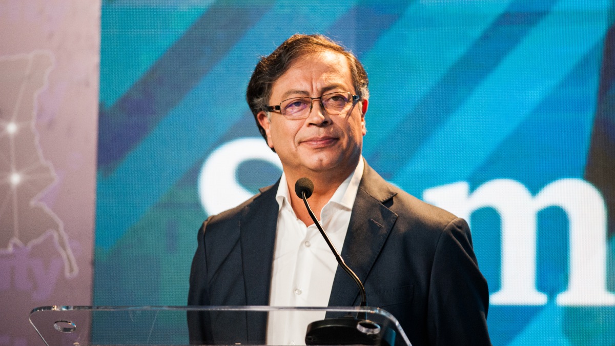 Podemos se vuelca con Gustavo Petro en Colombia para extender su diplomacia paralela