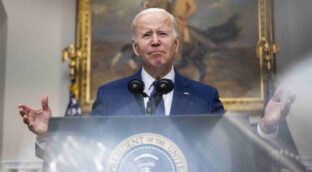 Biden viajará a Texas para acompañar a las familias del tiroteo de Robb