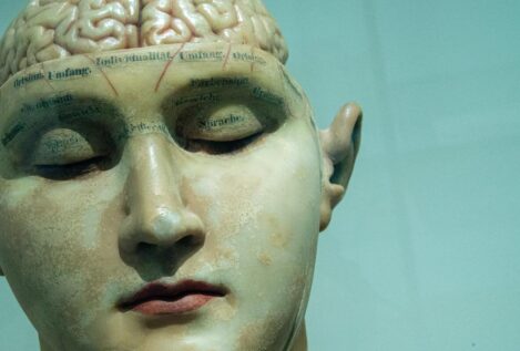 Un líquido cerebral que mejora la memoria impulsa la búsqueda de una cura del alzheimer