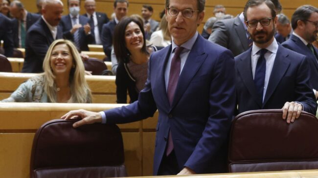 Feijóo acusa a Sánchez de validar una ilegalidad por el pacto lingüístico del PSOE con los independentistas catalanes