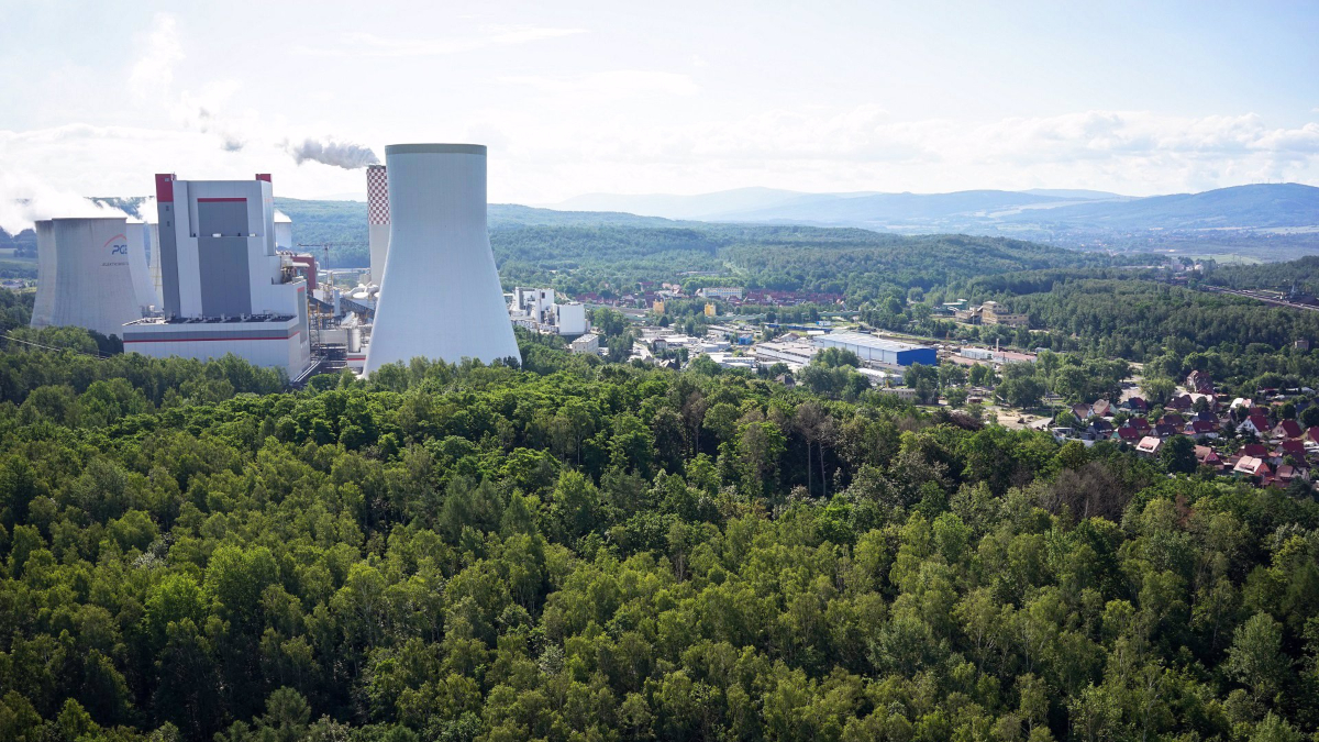 Ferrovial y Técnicas Reunidas, sancionadas con 122 millones de euros por una central eléctrica en Polonia