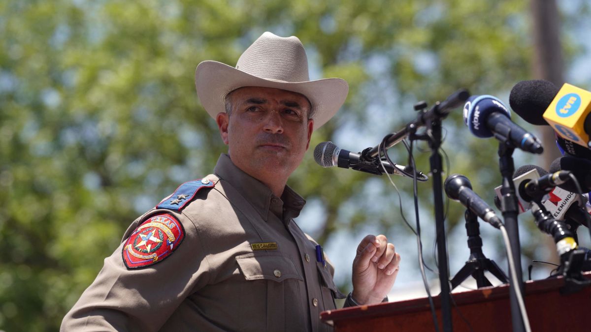 La policía, en el centro de las críticas por su actuación en la matanza de Uvalde, Texas