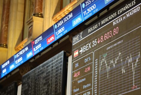 El Ibex 35 pierde los 8.500 puntos este lunes al retroceder el 1,69%