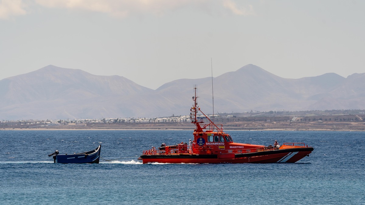 Cinco pateras con 160 inmigrantes llegan a Canarias en menos de 24 horas