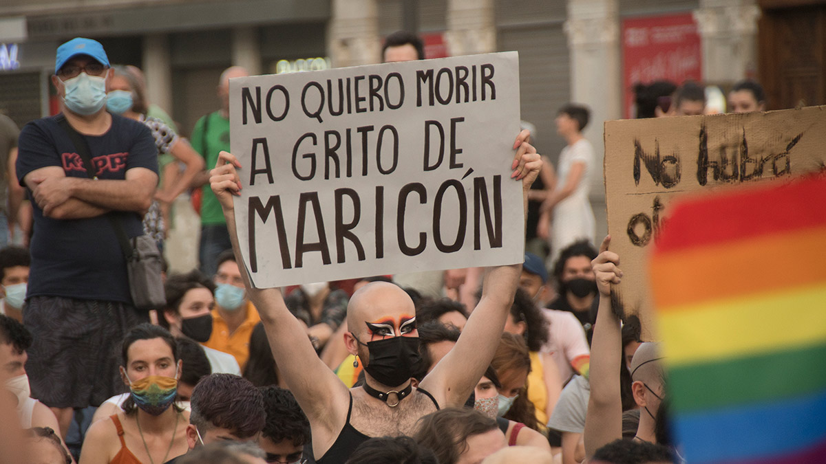 El Gobierno activará en verano el teléfono 028 para víctimas de LGTBIfobia