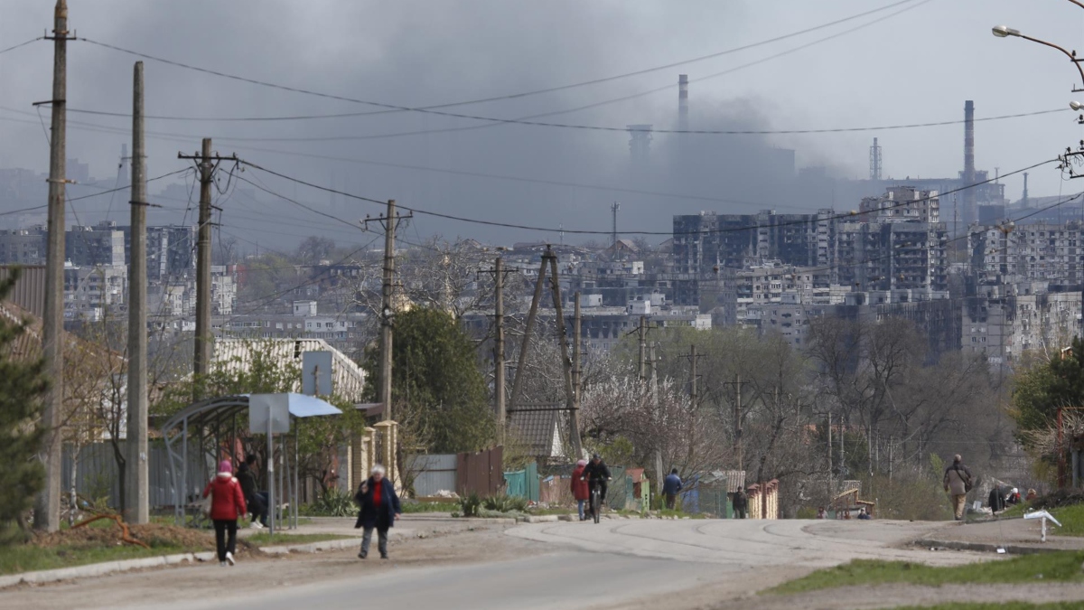 Un centenar de evacuados de Mariúpol tras un acuerdo auspiciado por la ONU y el CICR