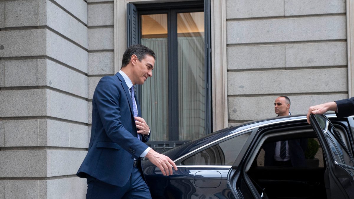 Sánchez aprovecha la cumbre de la OTAN para no volver a ser controlado hasta septiembre
