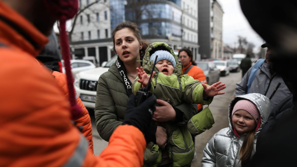 Más de 5,8 millones de refugiados han salido de Ucrania desde el inicio de la invasión rusa