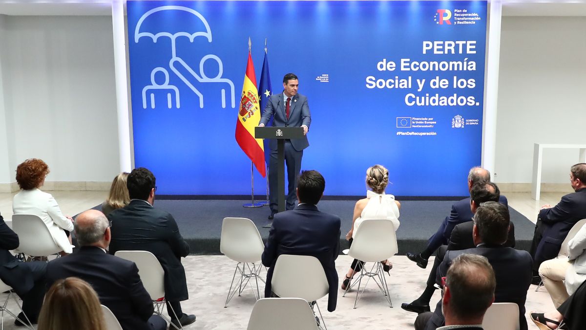 Sánchez presume de su «equipazo» de ministros tras la fractura en la Ley Audiovisual