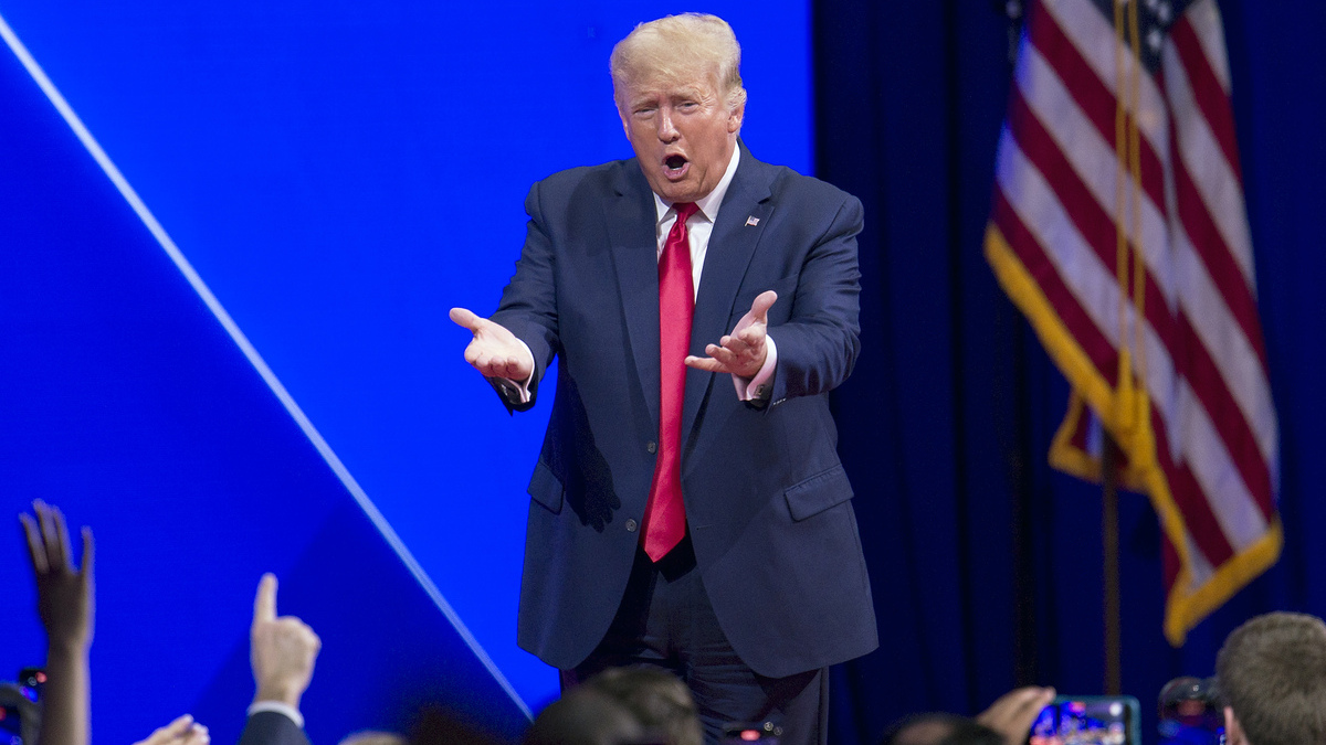 El FBI encontró varios documentos de «alto secreto» en el registro de la mansión de Trump