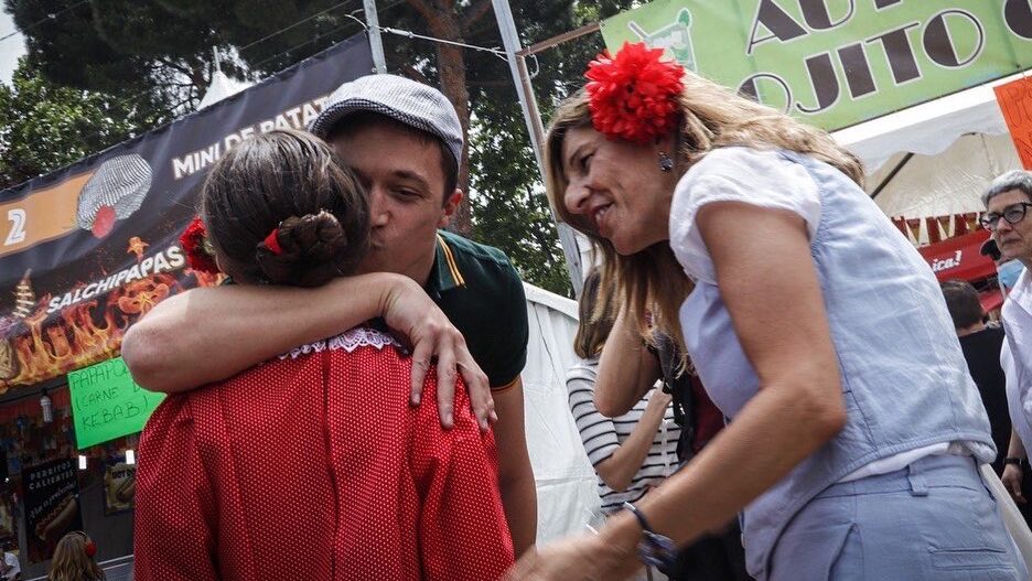 Yolanda Díaz disfruta de San Isidro en compañía de su hija y de Íñigo Errejón