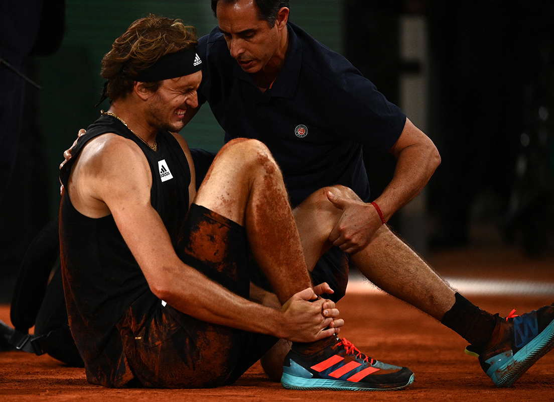 El pase a la final del Garros de Nadal tras la lesión de Zverev: las imágenes de partido