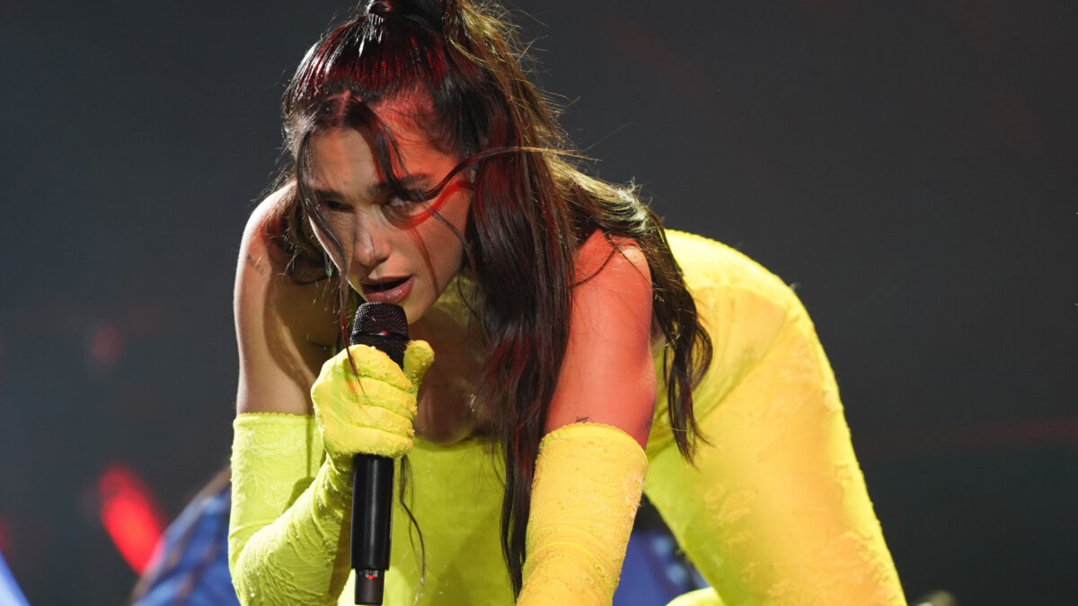 Las consecuencias físicas que ha sufrido Dua Lipa tras caerse en el Palau Sant Jordi