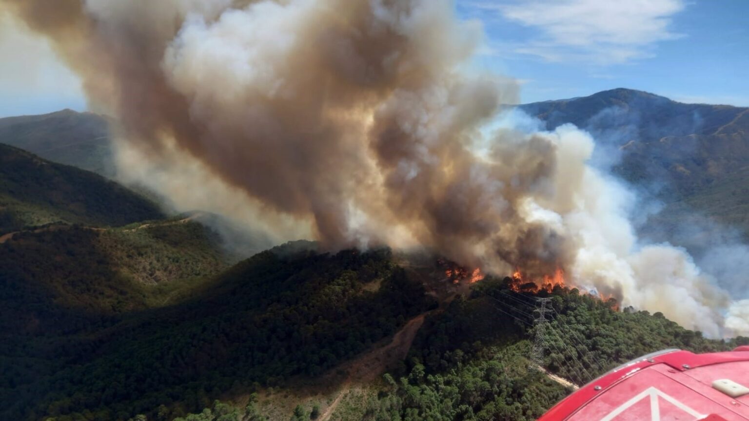 Declarado un incendio en Pujerra, muy cerca de la zona que arrasaron las llamas el año pasado