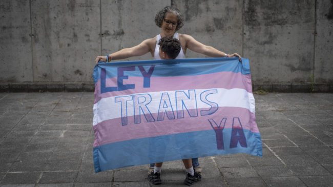 'Mamá, soy trans': así es el libro que ayuda a las familias a que sus hijos no cambien de sexo