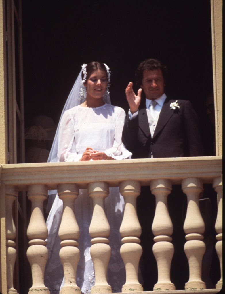 Carolina de Mónaco se casó por primera vez a los 18 años con Philippe Junot, de quien se divorció dos años después | Contacto