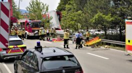 Al menos cuatro muertos y decenas de heridos al descarrilar un tren en Alemania