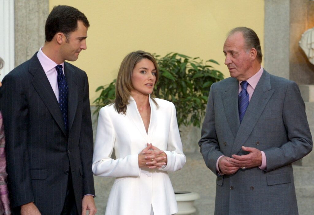 Don Juan Carlos fue el primero en oponerse a la relación de su hijo con la periodista | Contacto