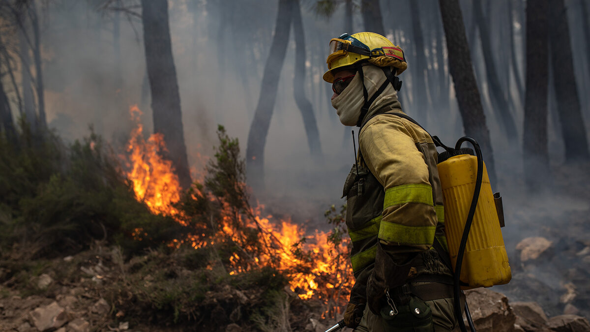 Esperando sentado al próximo incendio