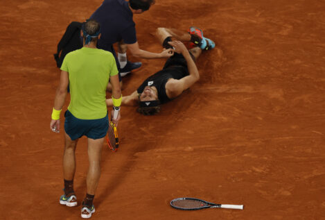 Nadal se clasifica a la final de Roland Garros tras una lesión de Zverev durante el partido