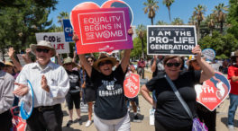 Tres estados de EEUU prohíben el aborto y otros 23 podrían hacerlo pronto