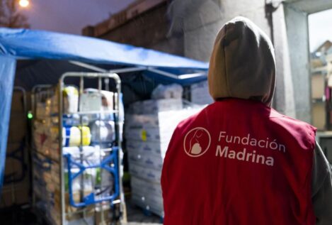 La Fundación Madrina propone al Gobierno una paga mensual para los refugiados