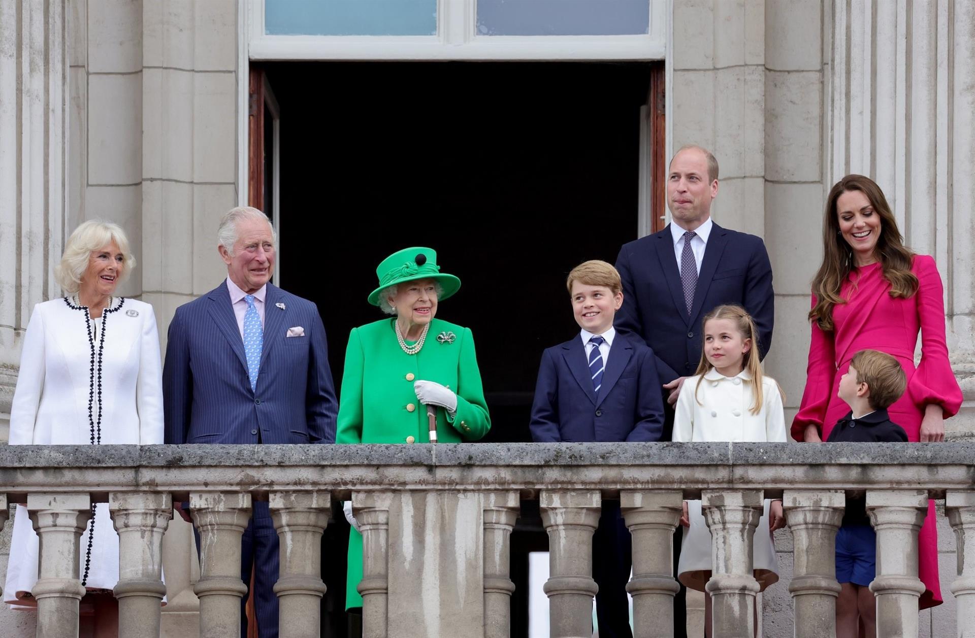 Isabel II reaparece por sorpresa en el cierre del Jubileo: «Estoy profundamente conmovida»