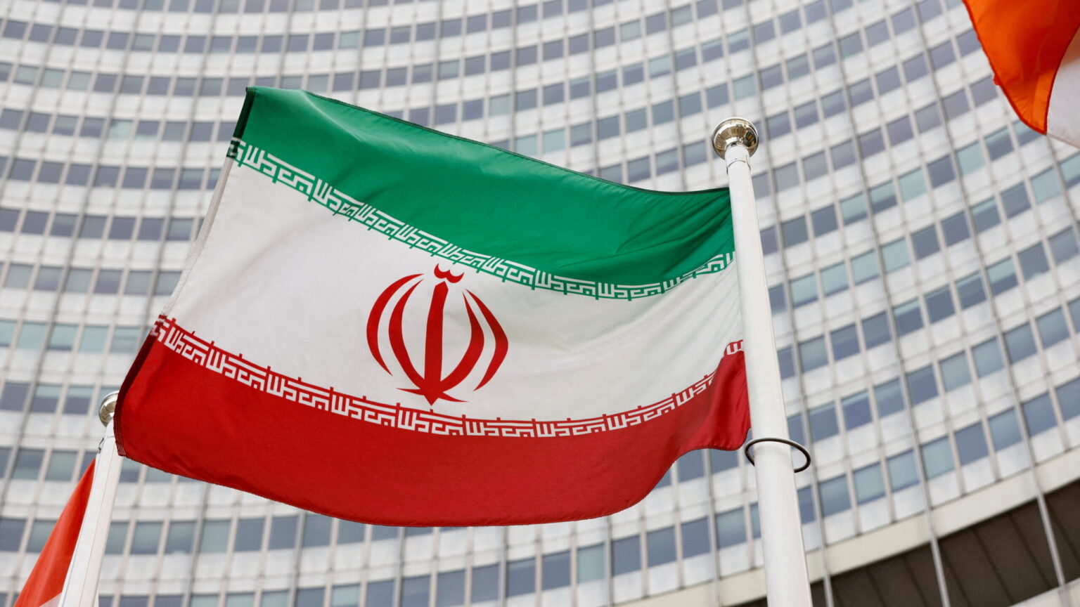 Irán afirma haber repelido un ataque con drones a instalaciones del Ministerio de Defensa