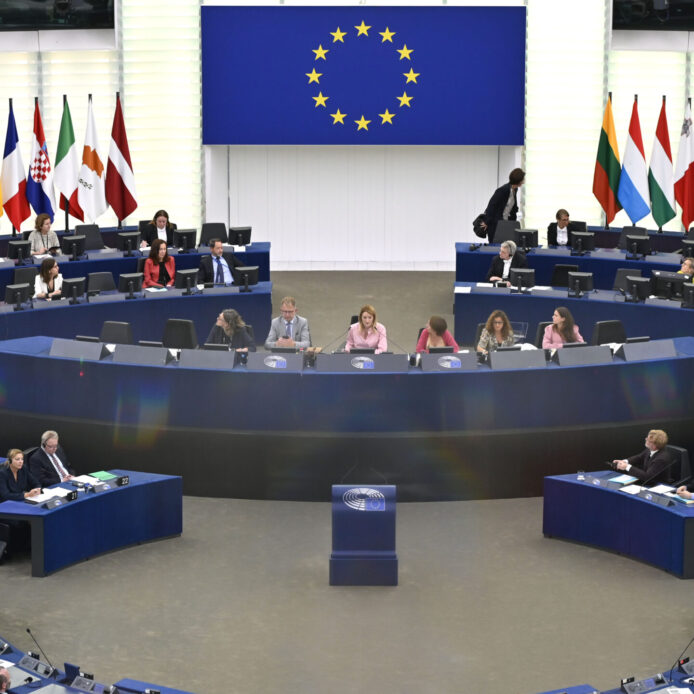 La Eurocámara defiende el acceso seguro al aborto y pretende despenalizarlo en toda la UE
