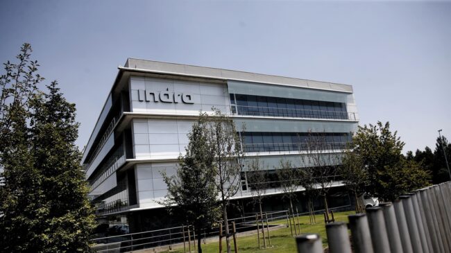 Indra convertirá el de Budapest en el primer gran aeropuerto europeo gestionado de forma remota