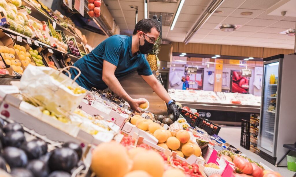 Mercadona busca reforzar la plantilla en sus supermercados en zonas turísticas. 